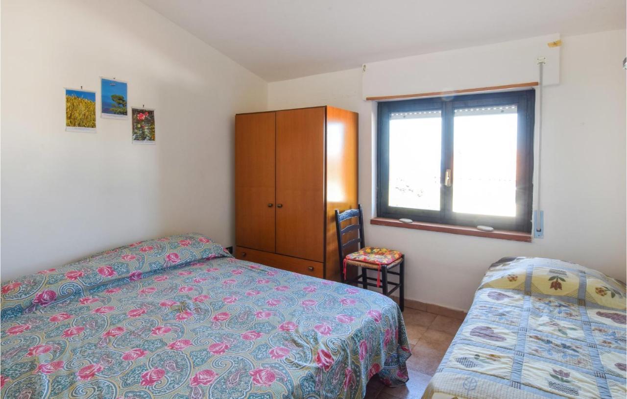 2 Bedroom Cozy Home In Roseto Capo Spulico Exterior foto