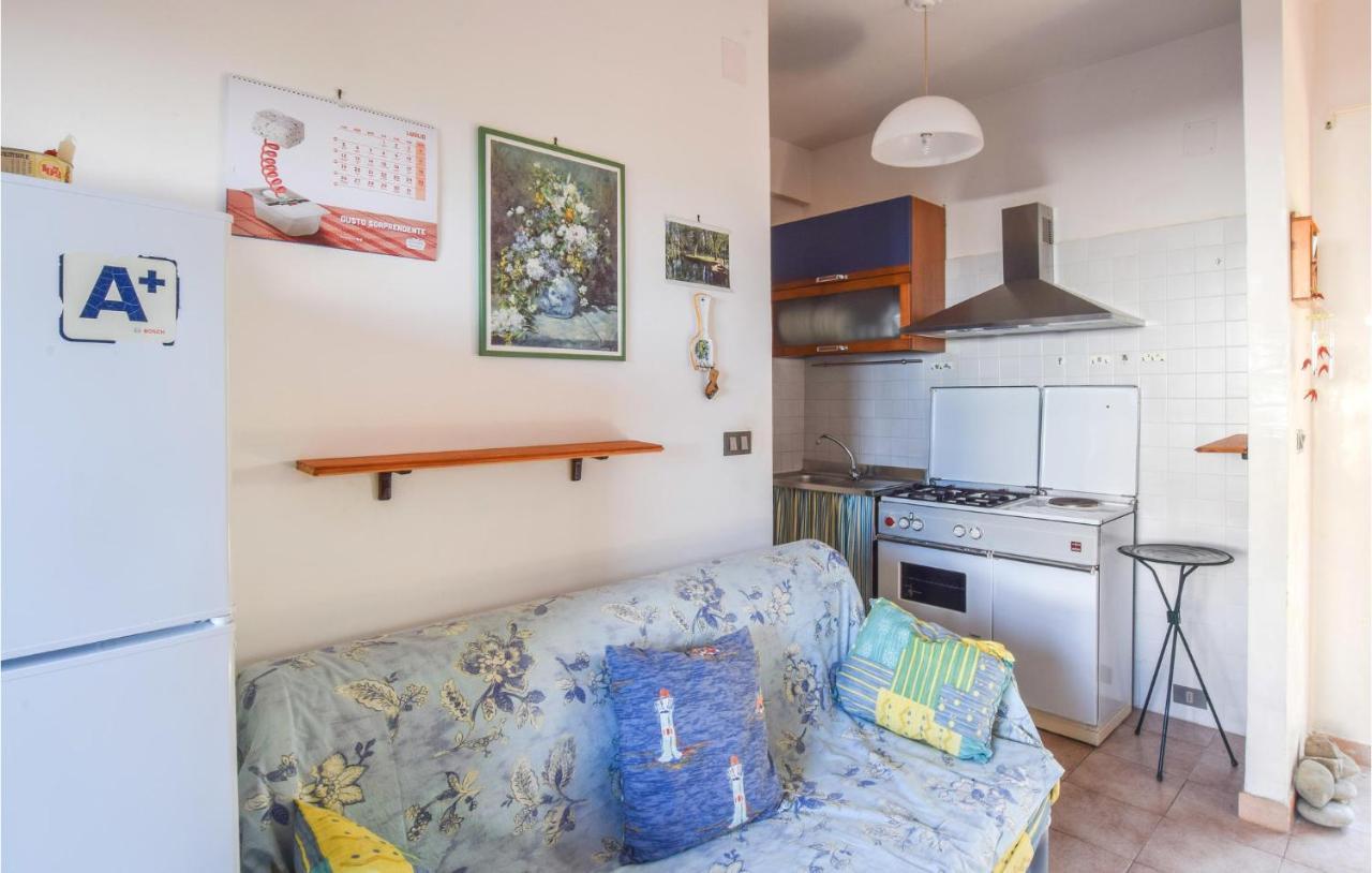 2 Bedroom Cozy Home In Roseto Capo Spulico Exterior foto